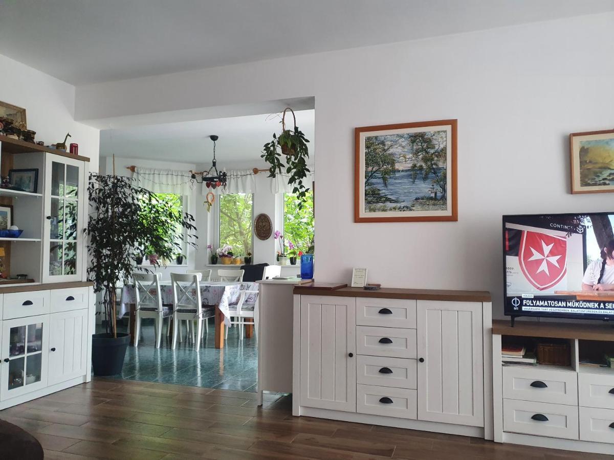 Fehér Rózsa Apartman Cserszegtomaj Esterno foto