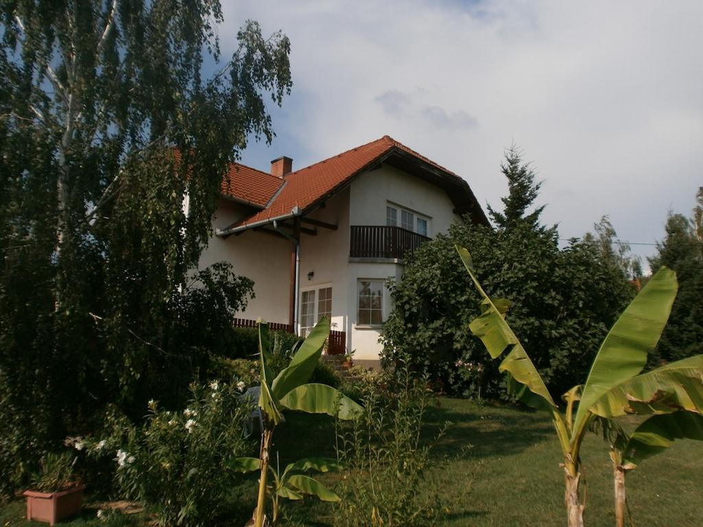 Fehér Rózsa Apartman Cserszegtomaj Esterno foto